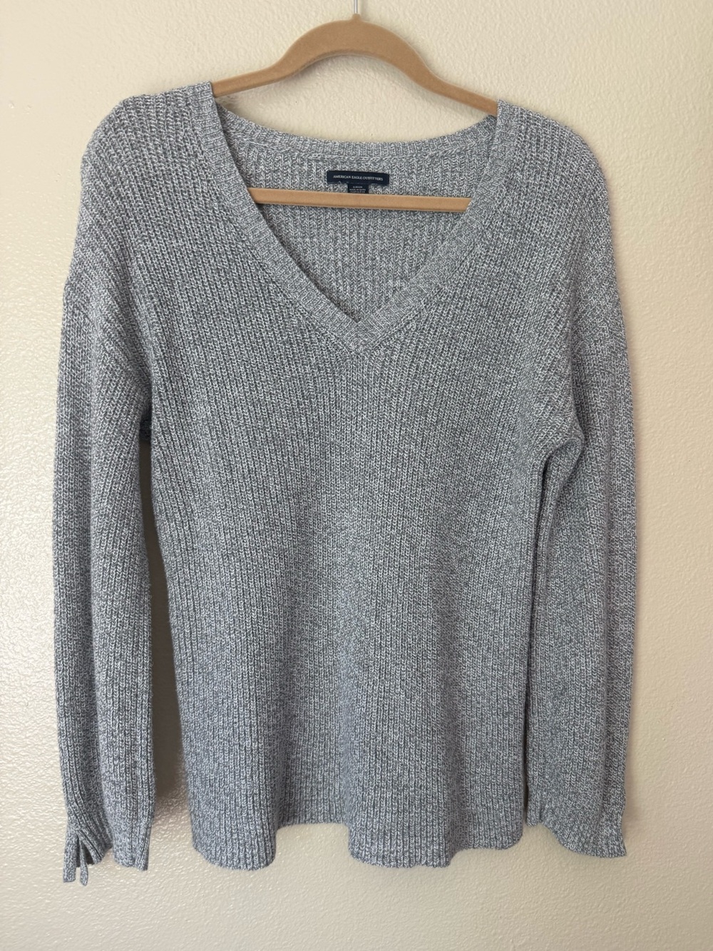 American Eagle Outfitters Heather Gray V-Neck Ribbed Sweater